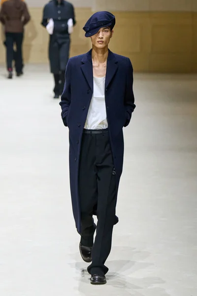 Look 50